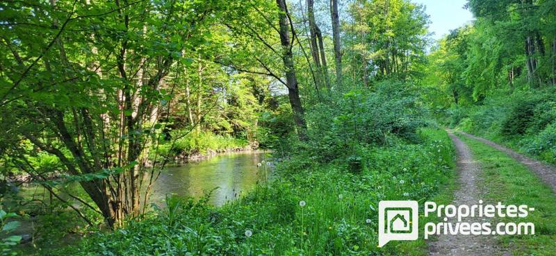 Terrain constructible - 2 400 m²