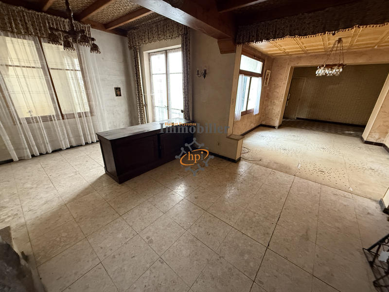 Appartement - 160 m² - 4 pièces