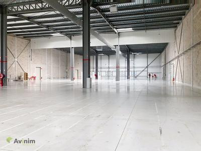 Local commercial - 2 735 m²