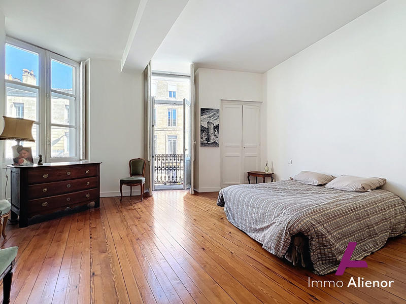 Appartement - 99 m² - 5 pièces