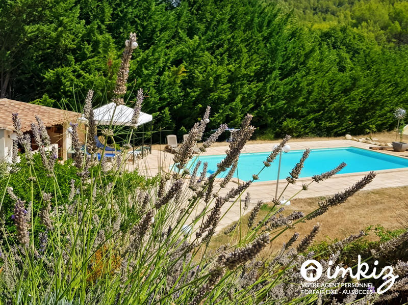 Maison - 307 m² - 15 pièces