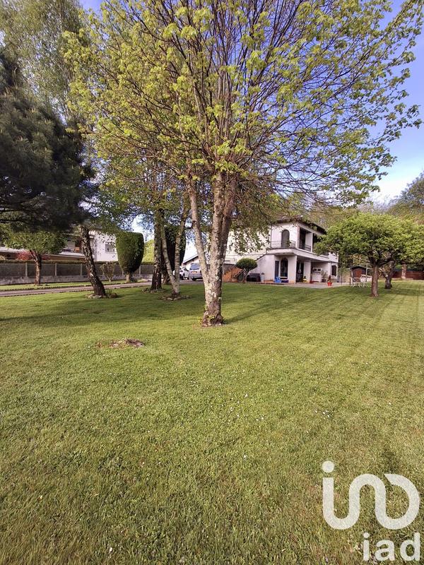 Maison - 218 m² - 8 pièces