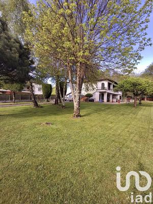 Maison - 218 m² - 8 pièces