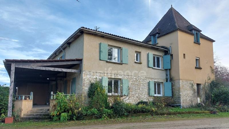 Maison - 230 m² - 12 pièces