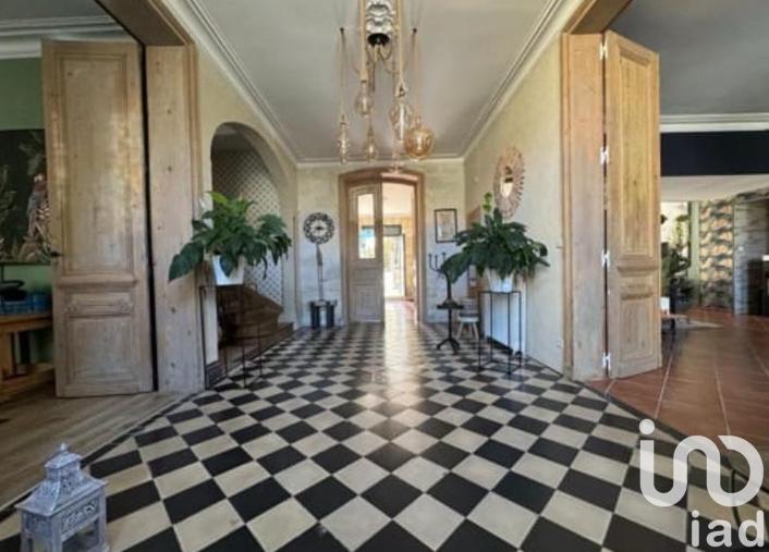 Maison - 344 m² - 16 pièces