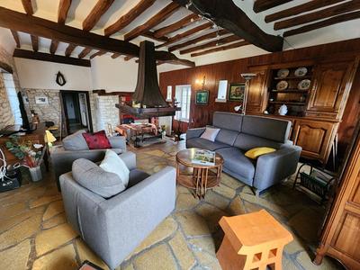 Maison - 176 m² - 8 pièces