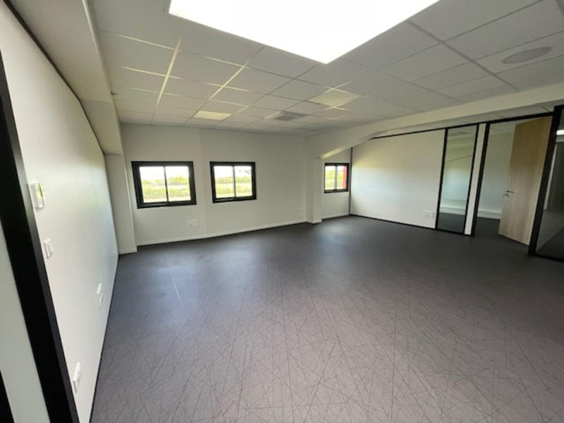 Local d'activité / Entrepôt - 660 m²