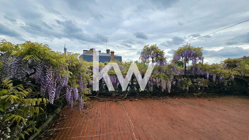 Maison - 320 m² - 11 pièces