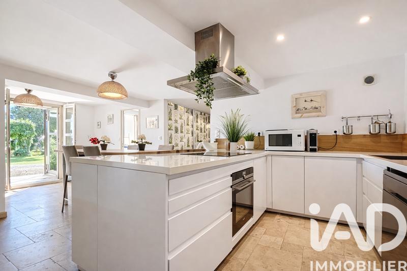 Maison - 350 m² - 12 pièces