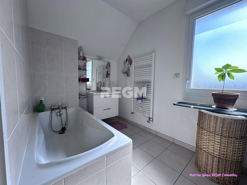 Maison - 96 m² - 4 pièces