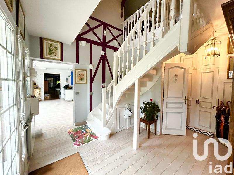 Maison - 313 m² - 9 pièces