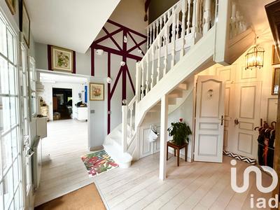 Maison - 313 m² - 9 pièces