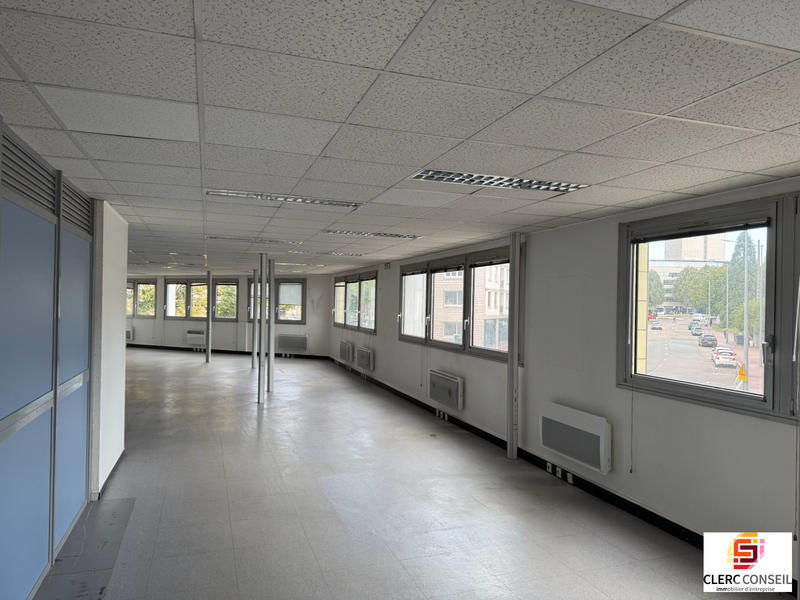 Bureau - 542 m²