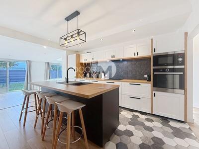 Maison - 144 m² - 6 pièces