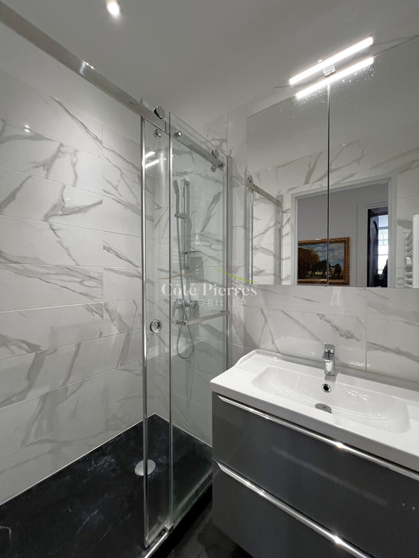 Appartement - 70 m² - 2 pièces