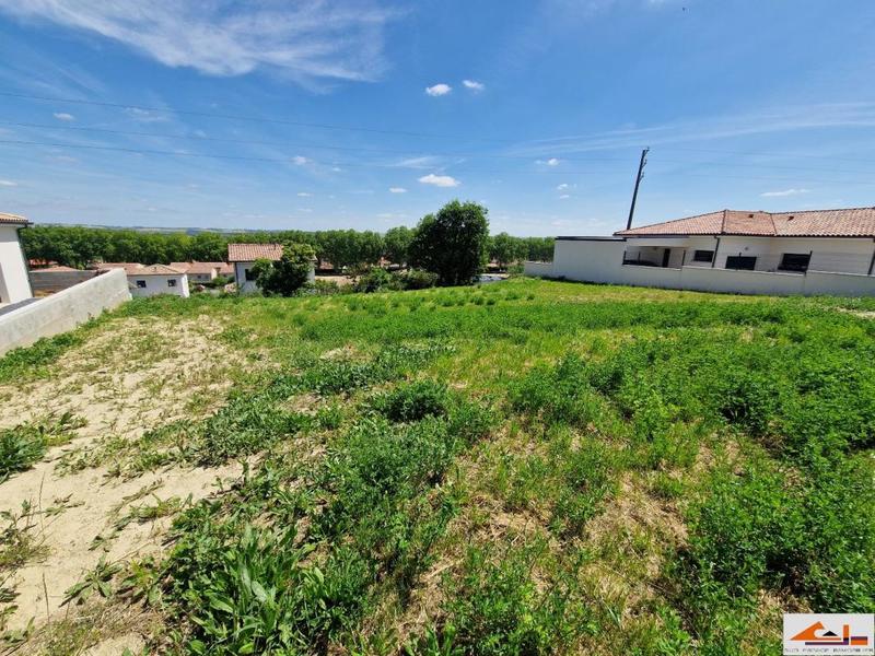 Terrain constructible - 800 m²