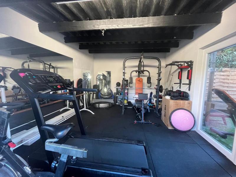 Maison - 230 m² - 10 pièces