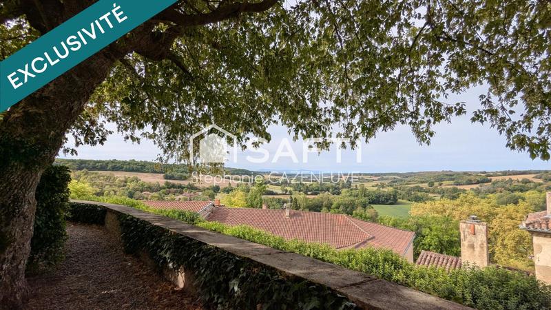 Maison - 233 m² - 9 pièces