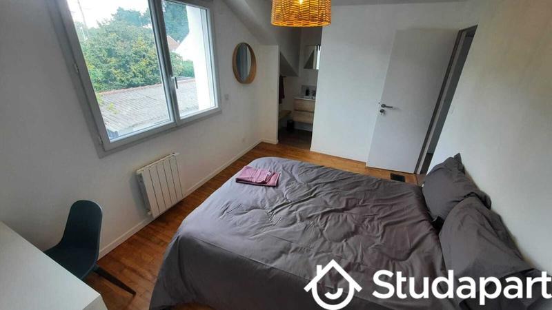 Chambre - 10 m² - 1 pièce