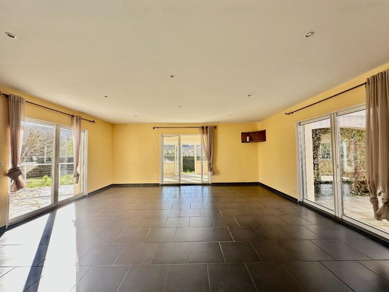 Villa - 190 m² - 6 pièces