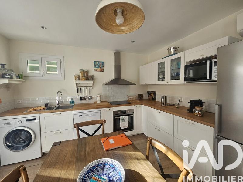 Maison - 300 m² - 10 pièces