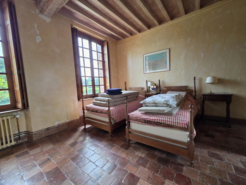 Propriété - 222 m² - 6 pièces