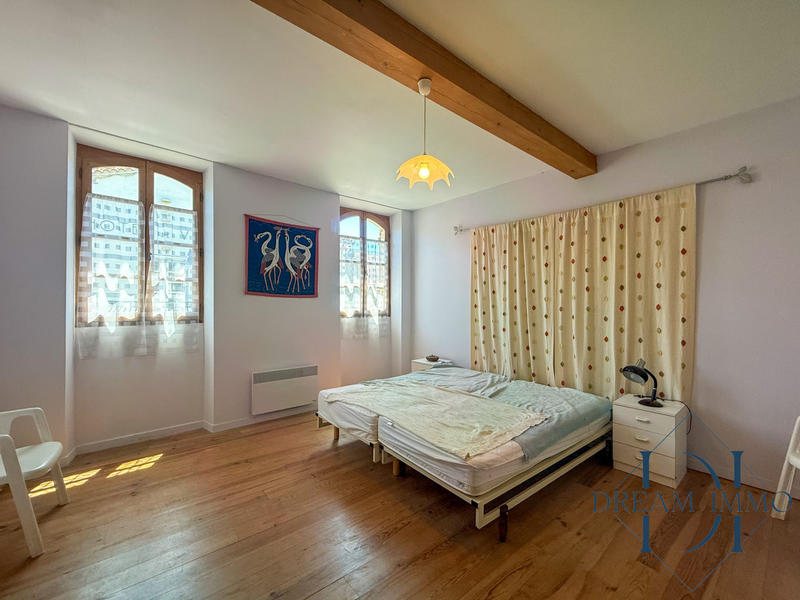 Maison ancienne - 240 m² - 6 pièces