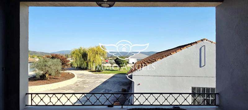 Mas - 554 m² - 26 pièces