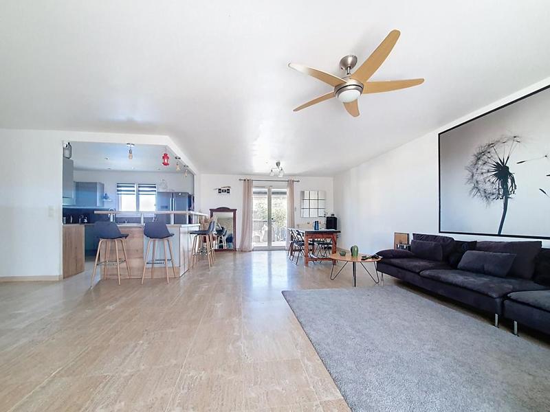 Maison - 236 m² - 6 pièces