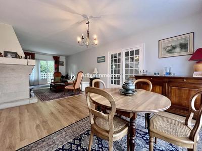 Maison - 160 m² - 8 pièces