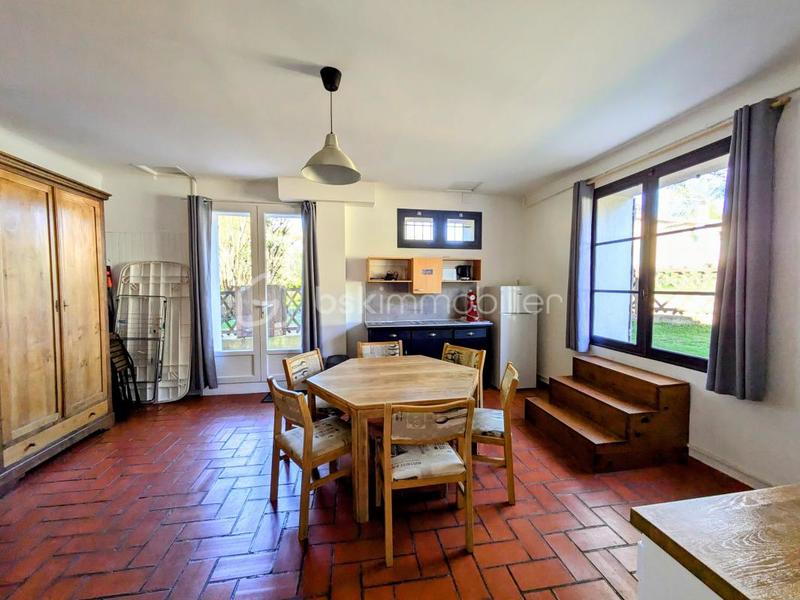 Appartement - 760 m² - 24 pièces