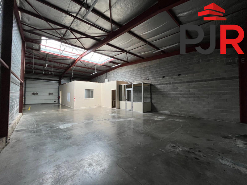 Local d'activités - 198 m²