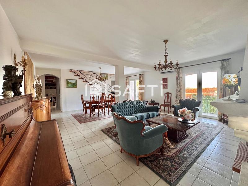 Villa - 235 m² - 7 pièces