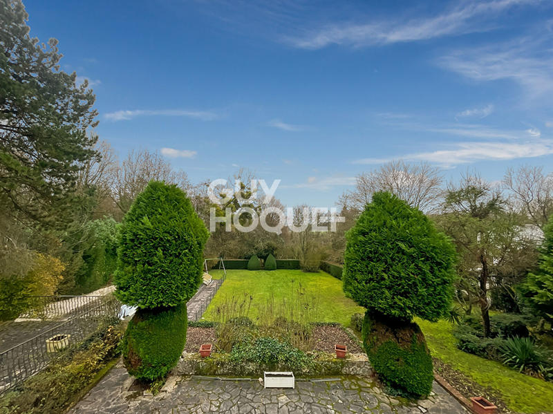 Maison - 311 m² - 13 pièces