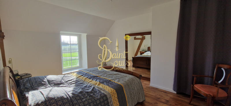 Maison - 270 m² - 10 pièces