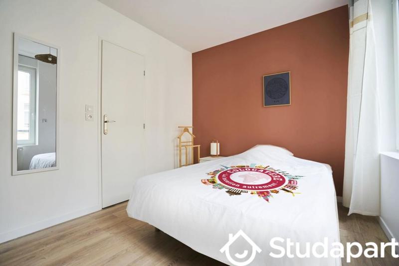 Chambre - 11 m² - 1 pièce