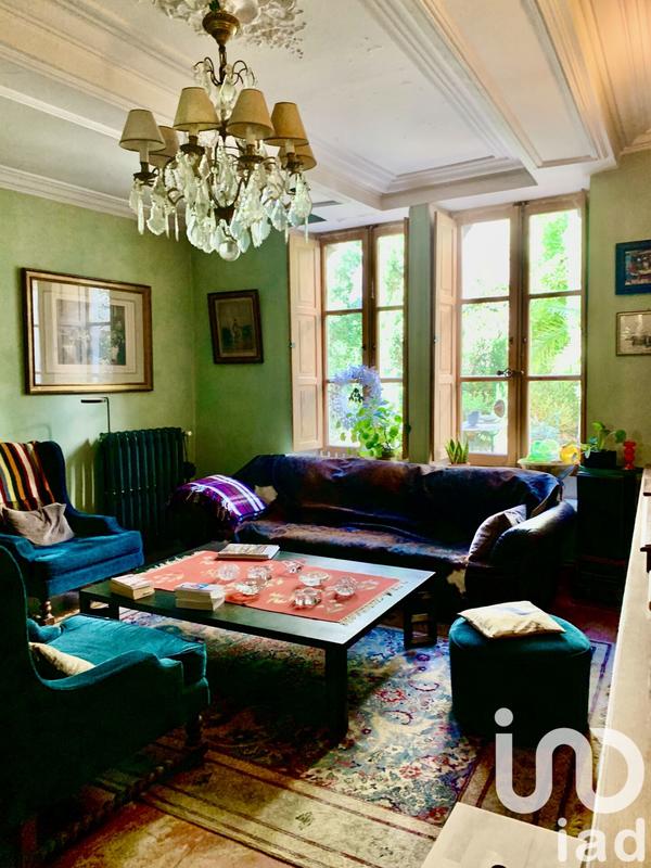 Maison - 445 m² - 14 pièces