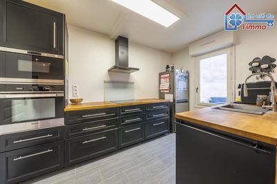 Maison traditionnelle - 109 m² - 6 pièces