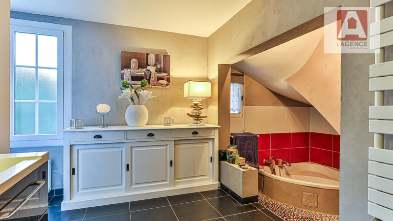 Maison - 346 m² - 8 pièces