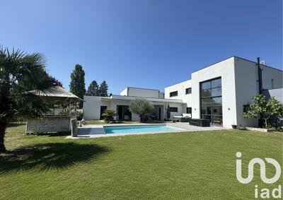 Maison de maîtres - 252 m² - 7 pièces