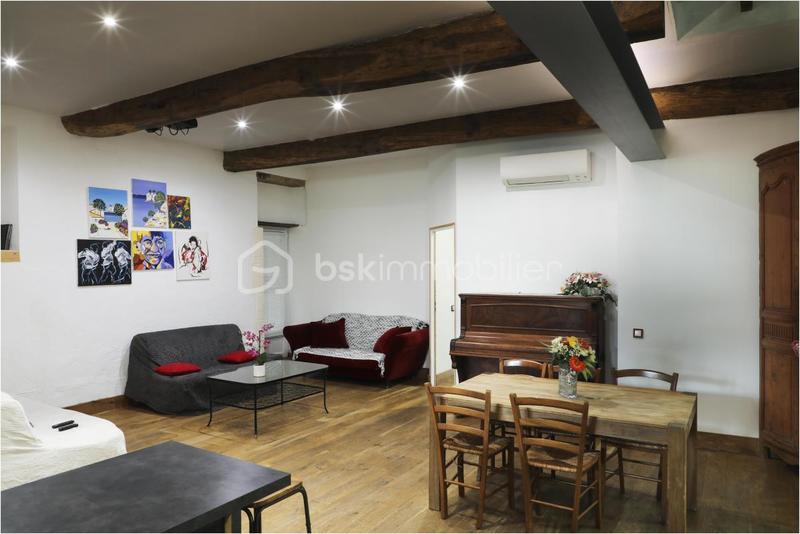 Corps de ferme - 220 m² - 6 pièces