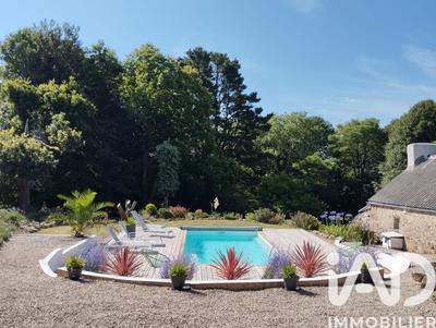 Maison - 240 m² - 9 pièces