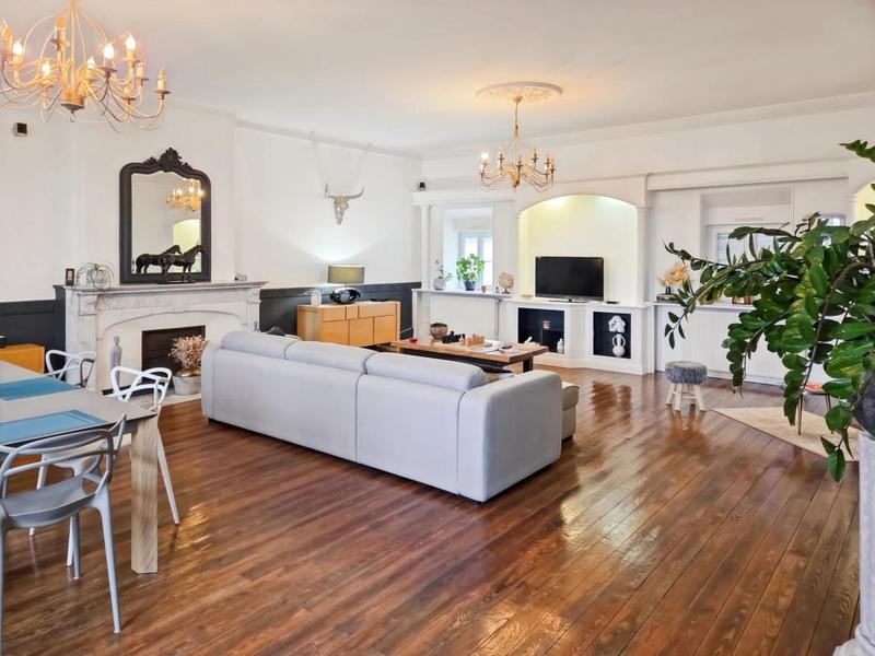 Appartement - 197 m² - 5 pièces