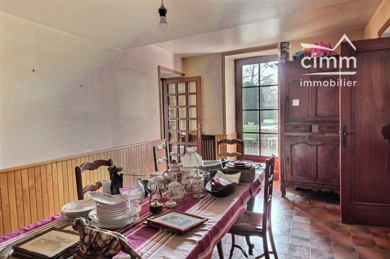 Maison traditionnelle - 225 m² - 5 pièces