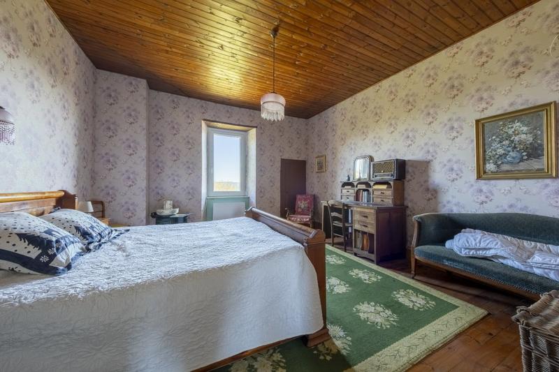 Maison - 232 m² - 7 pièces