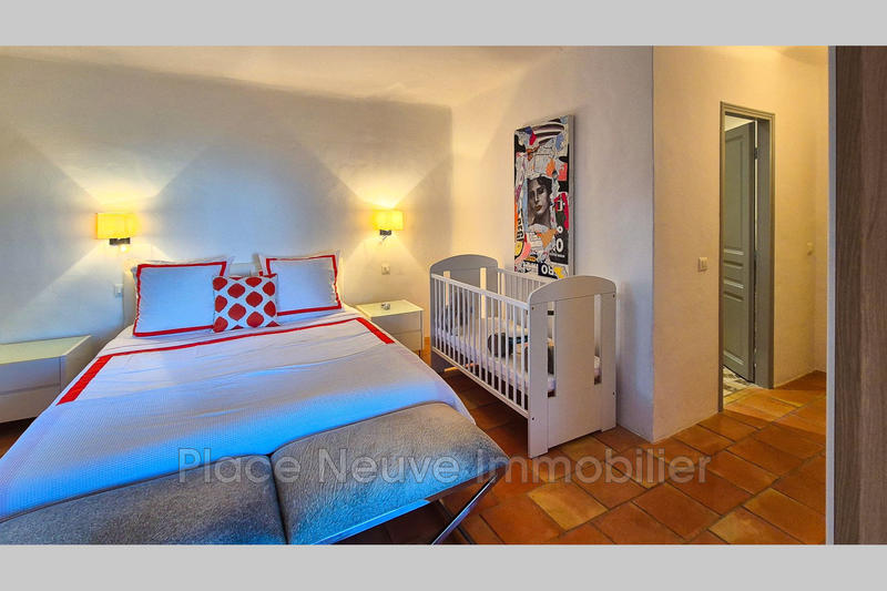 Maison - 180 m² - 5 pièces