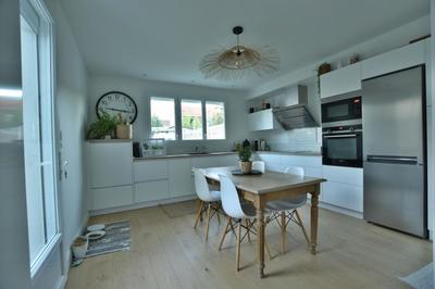 Maison - 98 m² - 5 pièces