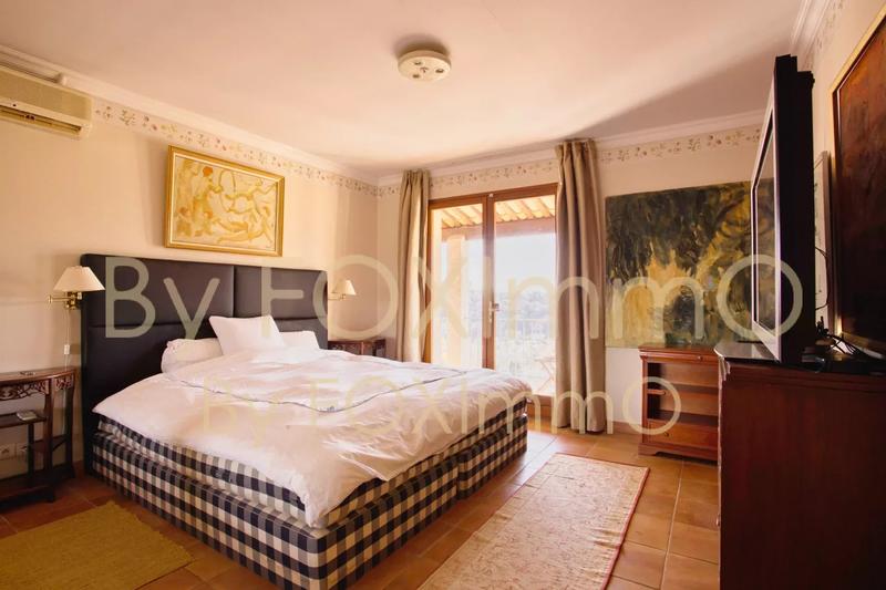 Villa - 269 m² - 9 pièces