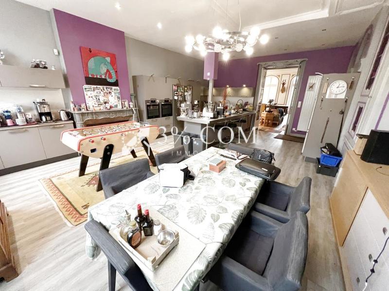 Propriété - 369 m² - 10 pièces