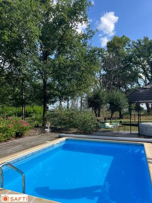 Maison - 200 m² - 8 pièces